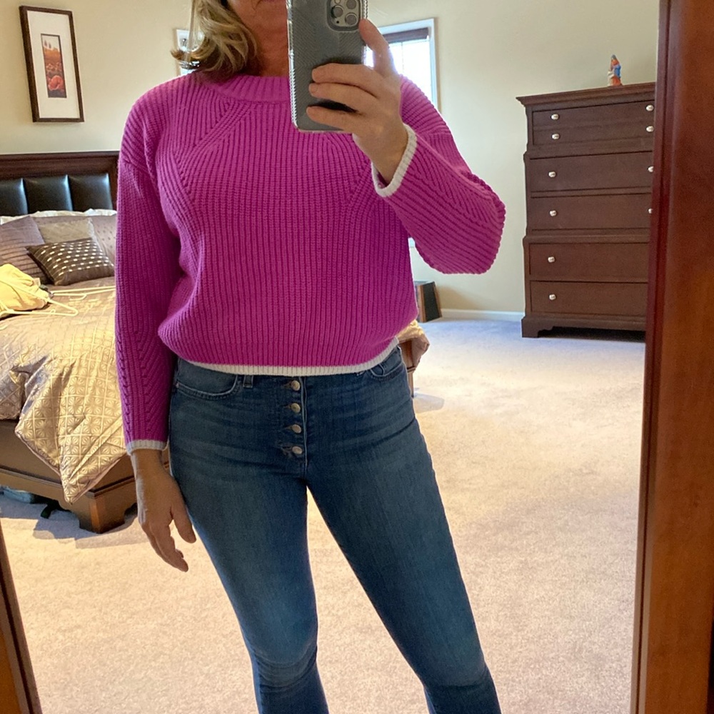John & Jenn Fuschia/white crop sweater
